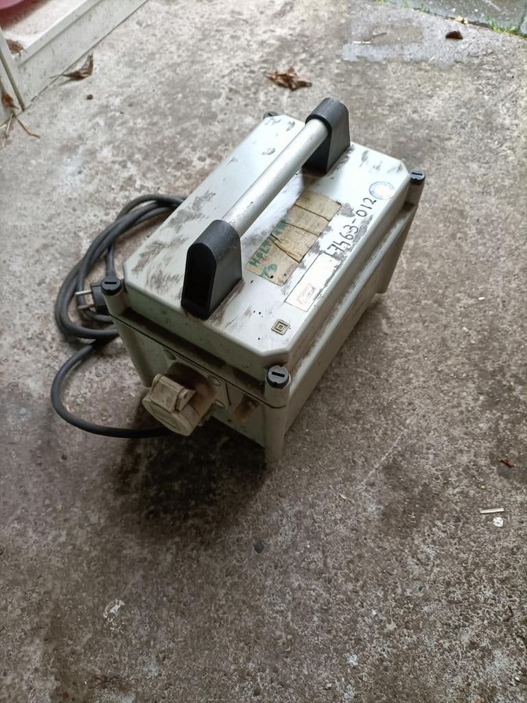 Scheidingstransformator 220V Prim/Sec 1980VA, Doe-het-zelf en Verbouw, Elektra en Kabels, Ophalen of Verzenden, Gebruikt, Overige typen
