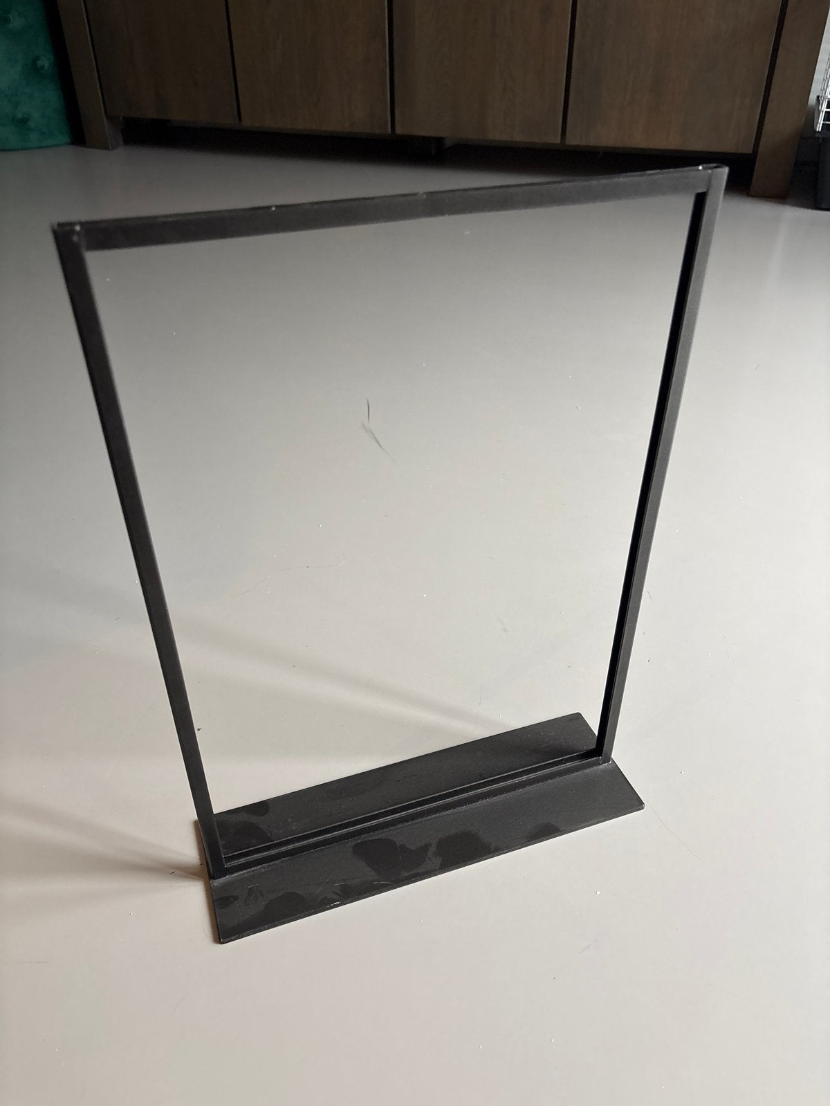 Zwart metalen display standaard A3 formaat, Minder dan 50 cm, Metaal of Aluminium, Ophalen of Verzenden, Zo goed als nieuw