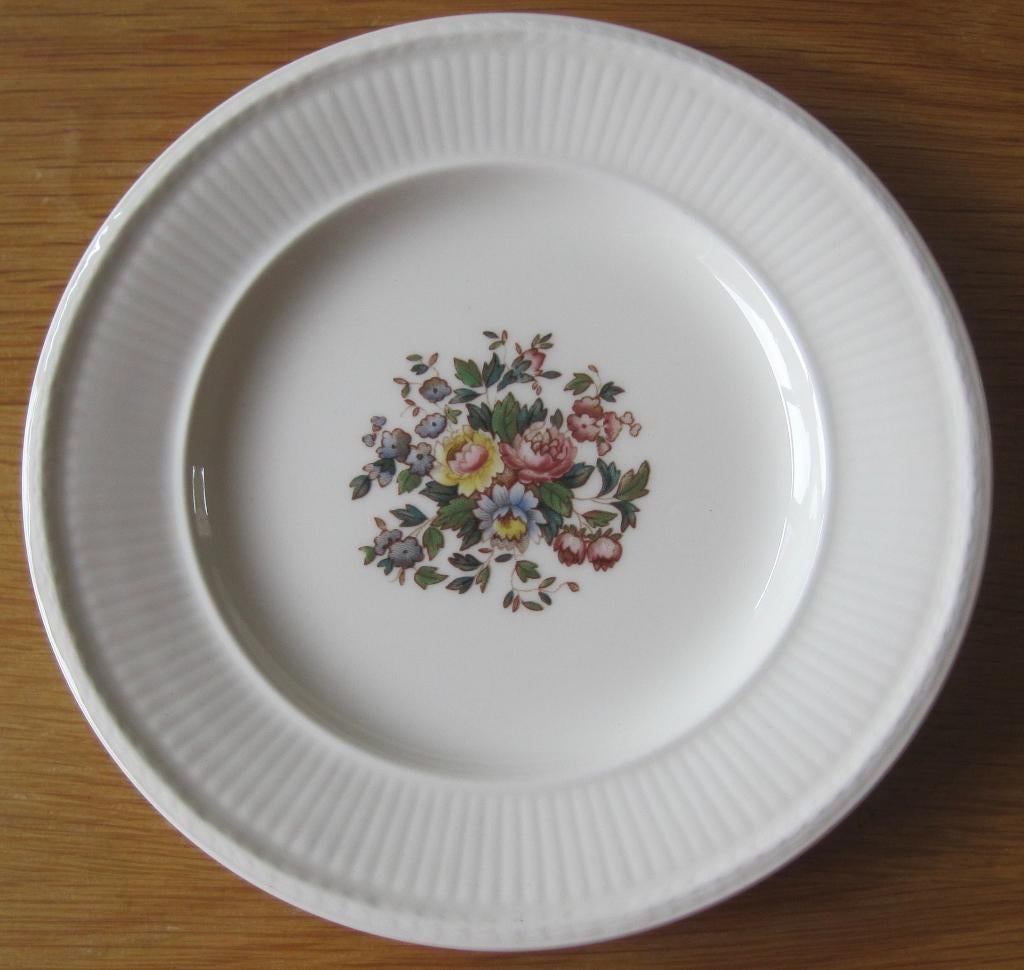 een Wedgewood Conway schoteltje, Huis en Inrichting, Keuken | Servies, Overige typen, Ophalen of Verzenden, Zo goed als nieuw