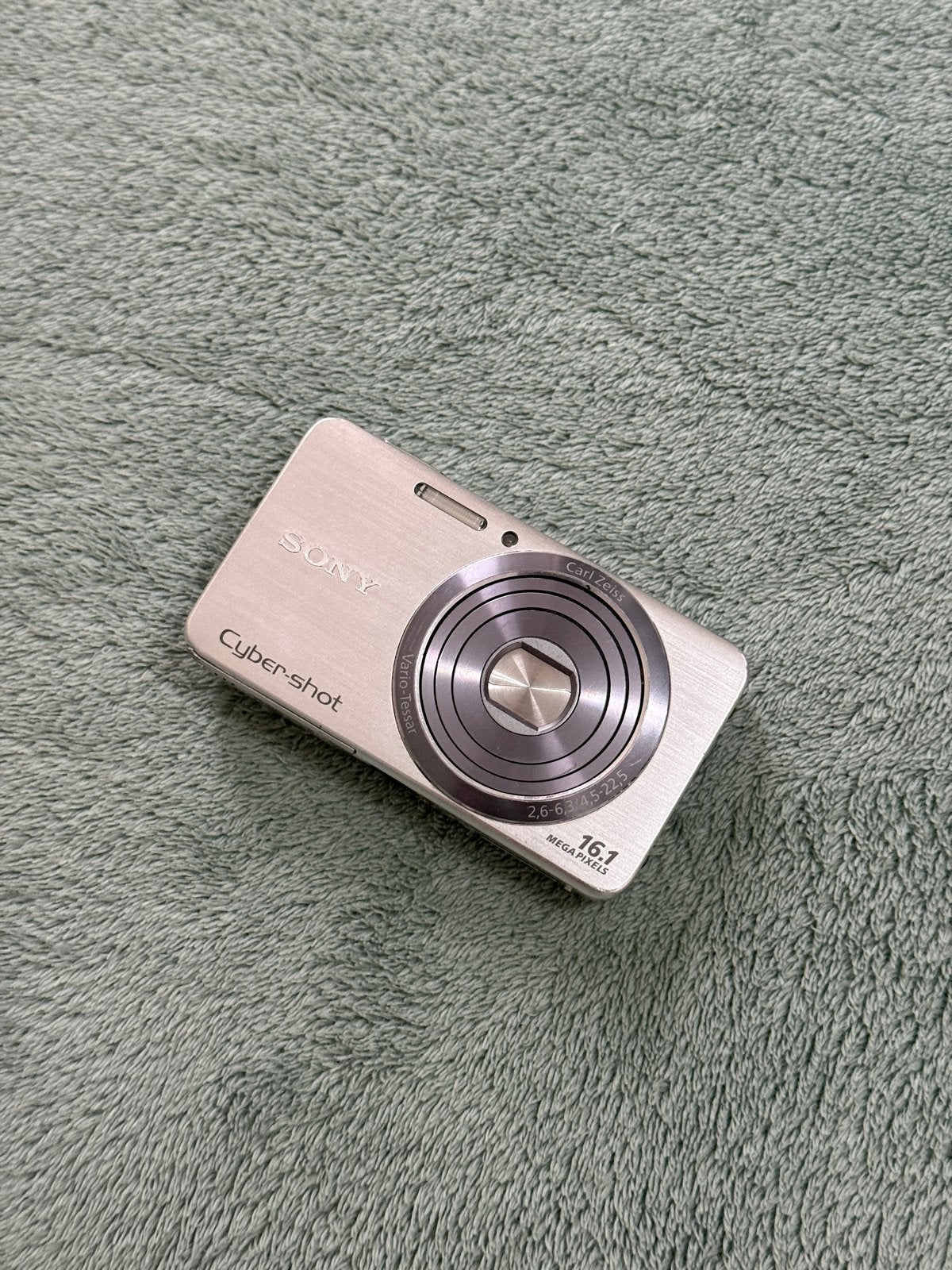 Foto 2 van Sony Cybershot Digi camera met SD kaart