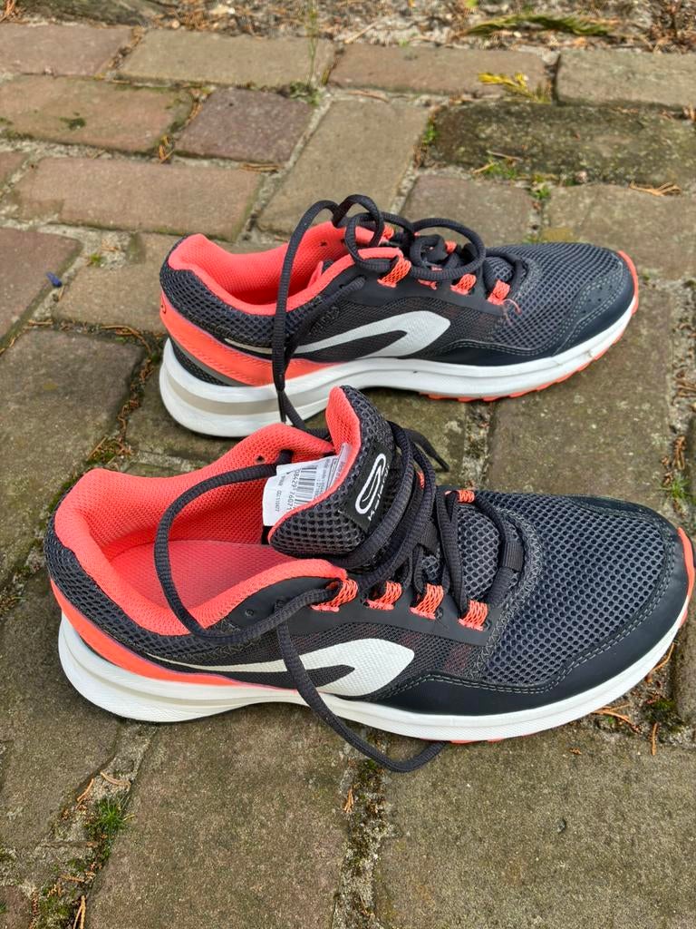 Kalenji sportschoenen 40, Sport en Fitness, Loopsport en Atletiek, Ophalen of Verzenden, Zo goed als nieuw, Overige typen, Overige merken