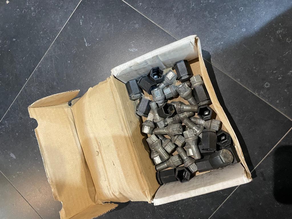 Wielbouten volvo c70, Ophalen
