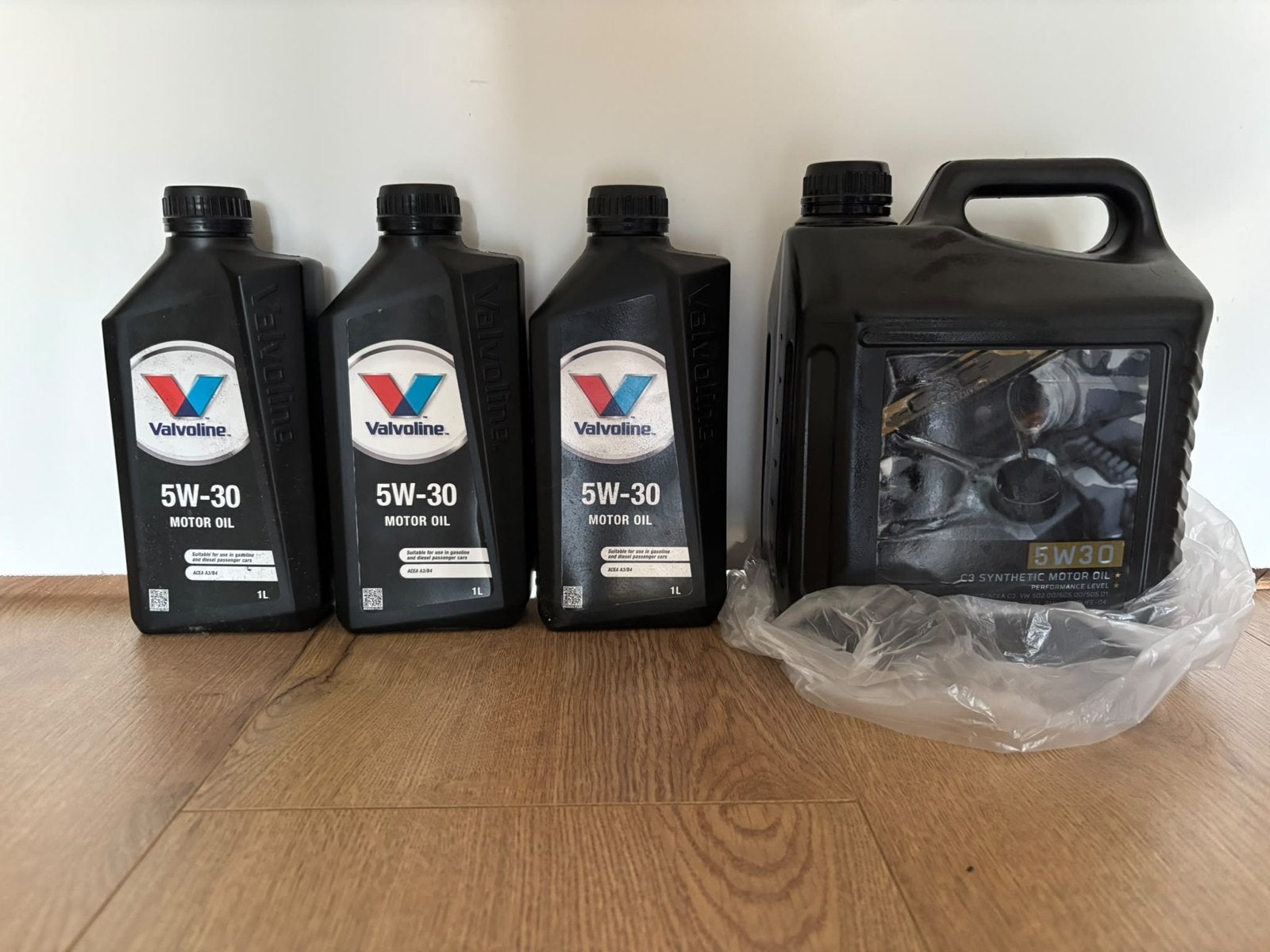 Valvoline 5W-30 Motorolie - 3x 1L en 1x 5L (halfvol), Ophalen