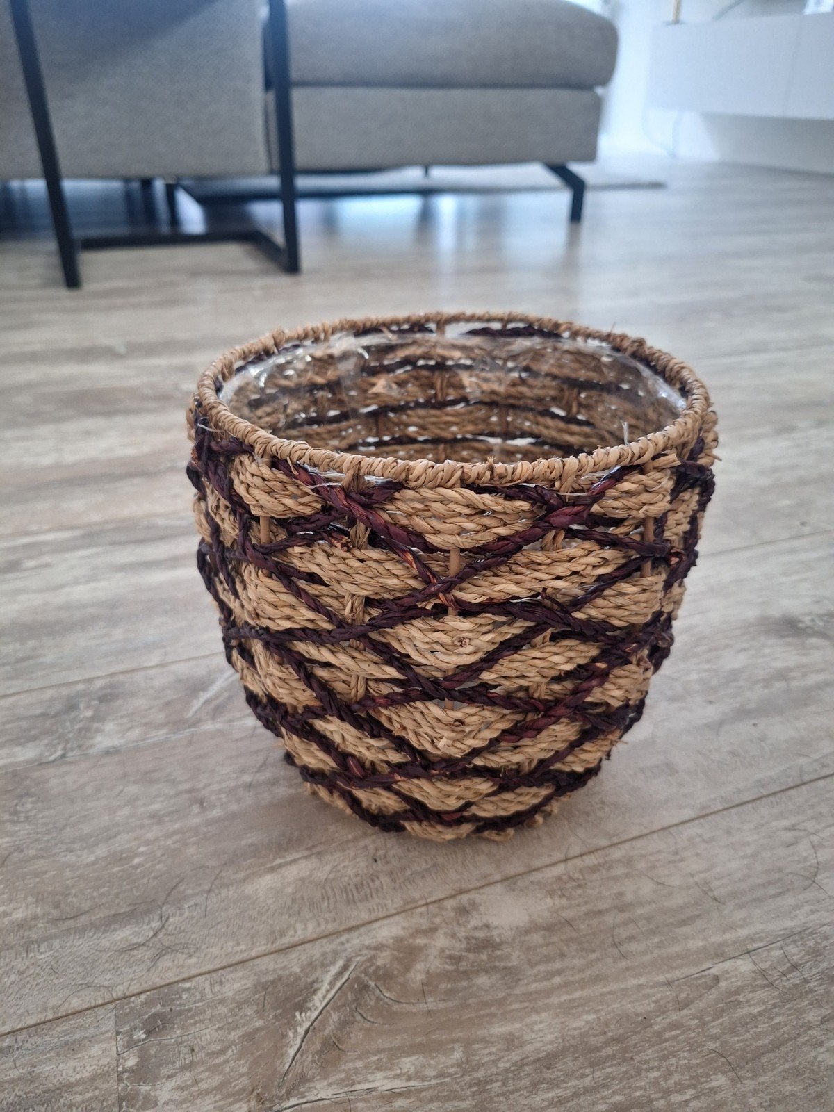 Decoratieve rieten bloempot met plastic binnenvoering, Ophalen, Natuurlijk materiaal, Bruin, Landelijk