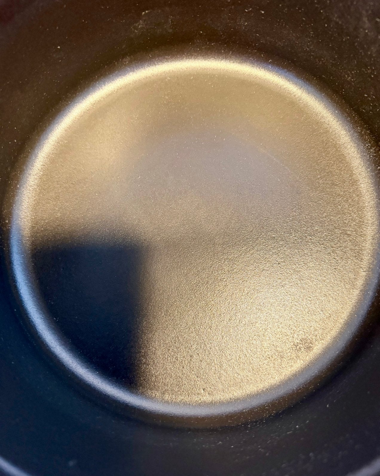 Staub Braadpan - Zwart - 26 cm. La Cocotte, Met deksel, Ophalen of Verzenden, Zo goed als nieuw, Overige merken
