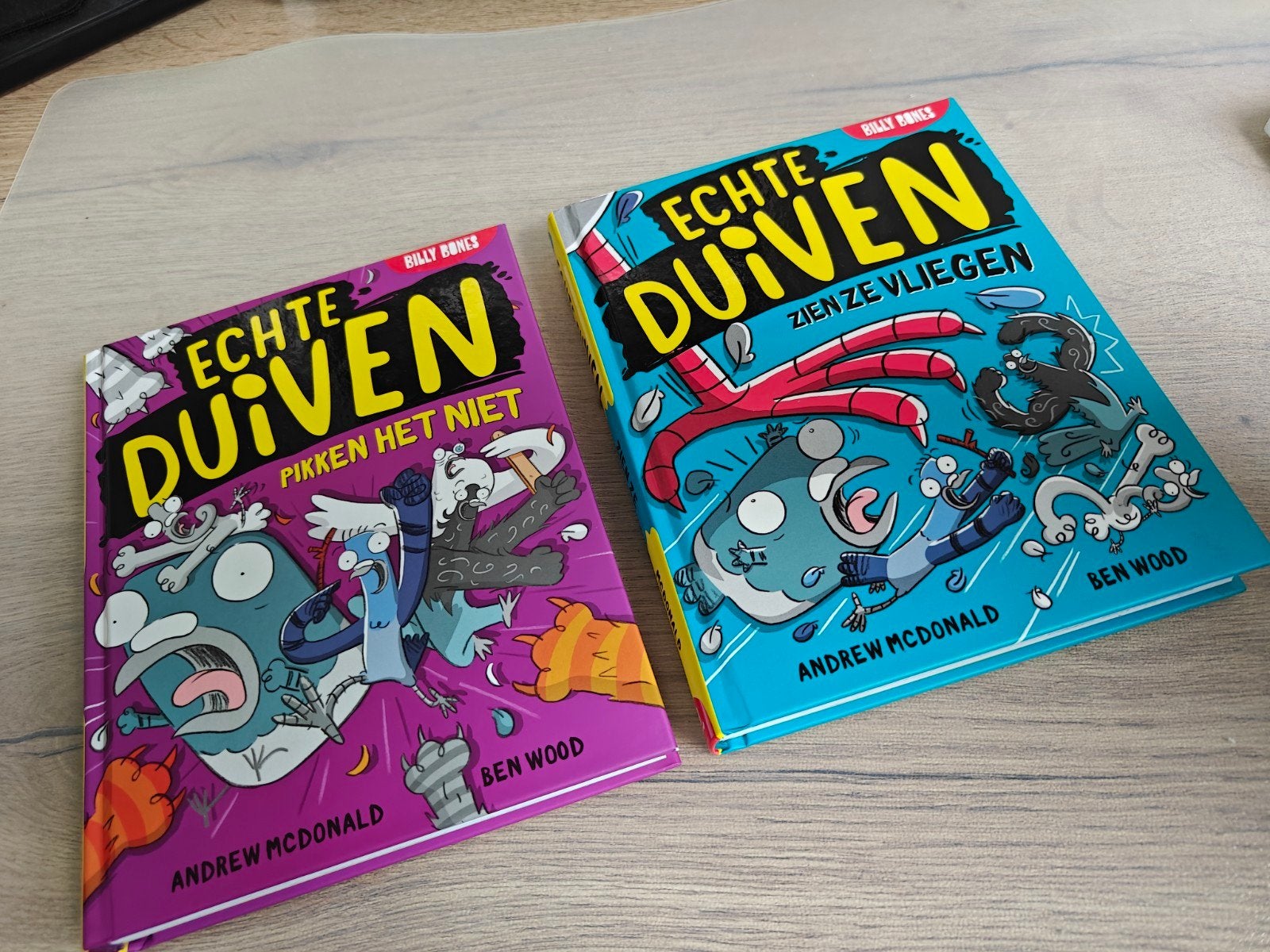 set van 2 boeken Echte Duiven, Ophalen of Verzenden, Zo goed als nieuw