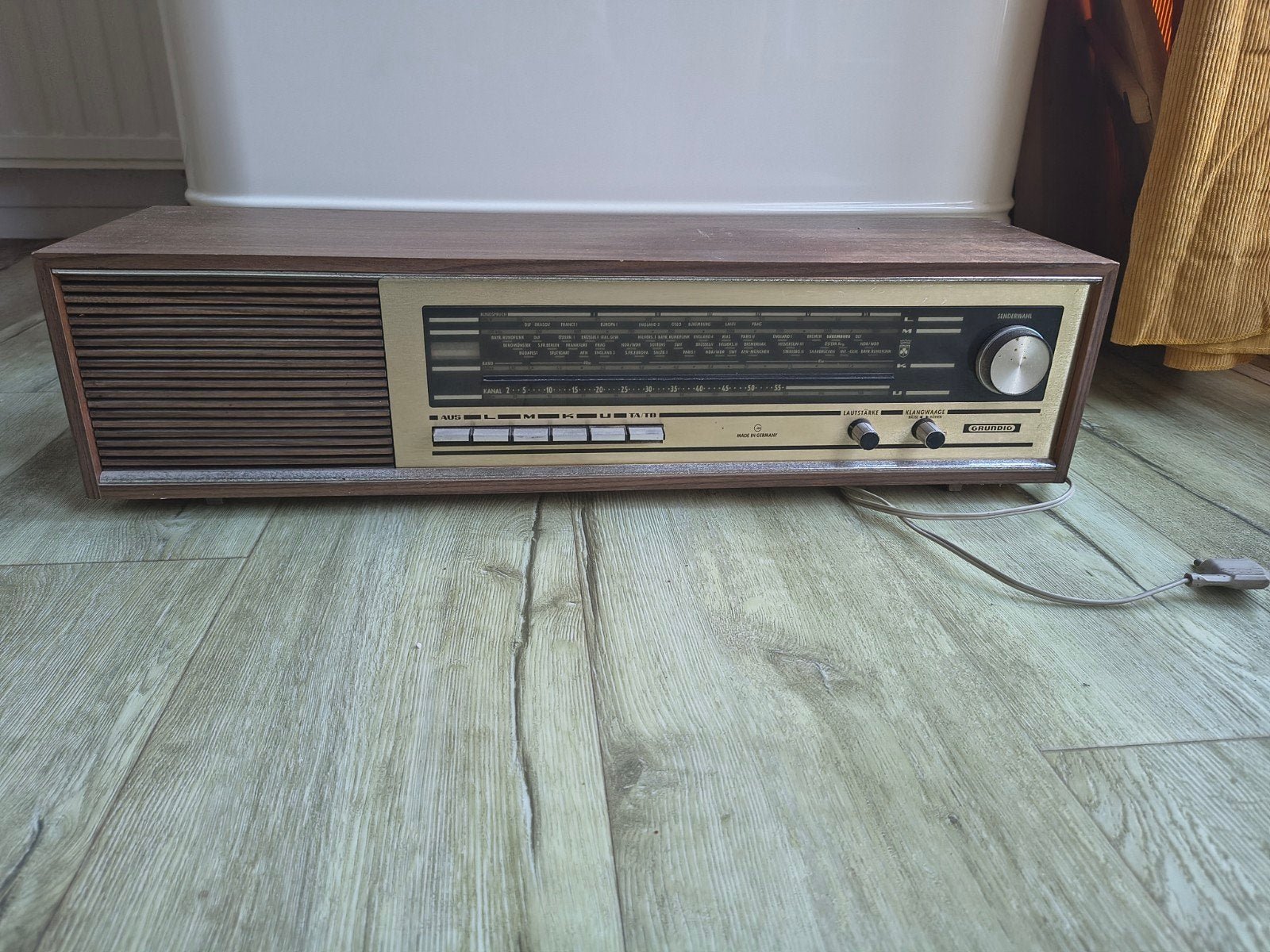 Prachtige Vintage Grundig RF 150 Tafelradio (Jaren '60/'70), Ophalen of Verzenden