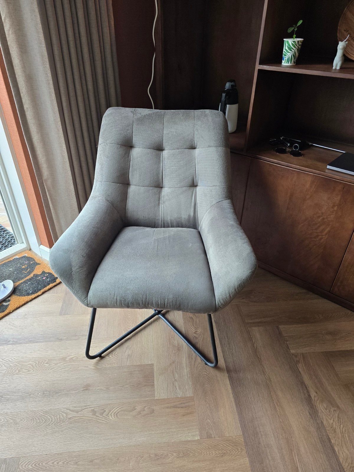 Comfortabele grijze fauteuil, Ophalen, Modern, Comfortabel, Gebruikt, 75 tot 100 cm