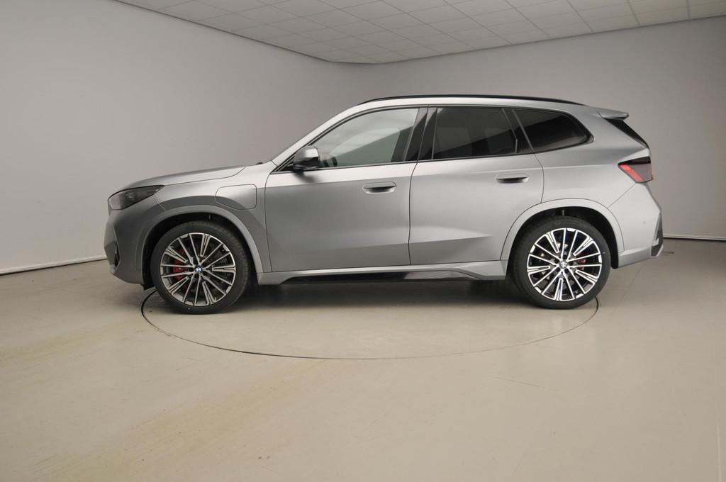 BMW X1 xDrive25e M-Sportpakket / Trekhaak / Panoramadak / He, Stof, Gebruikt, 105 min, Bedrijf