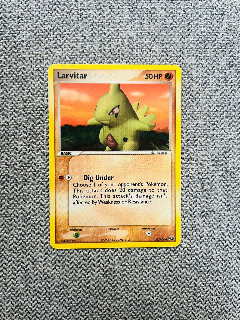 Larvitar 52/106 Ex Emerald Pokemon, Verzenden, Zo goed als nieuw, Losse kaart, Foil