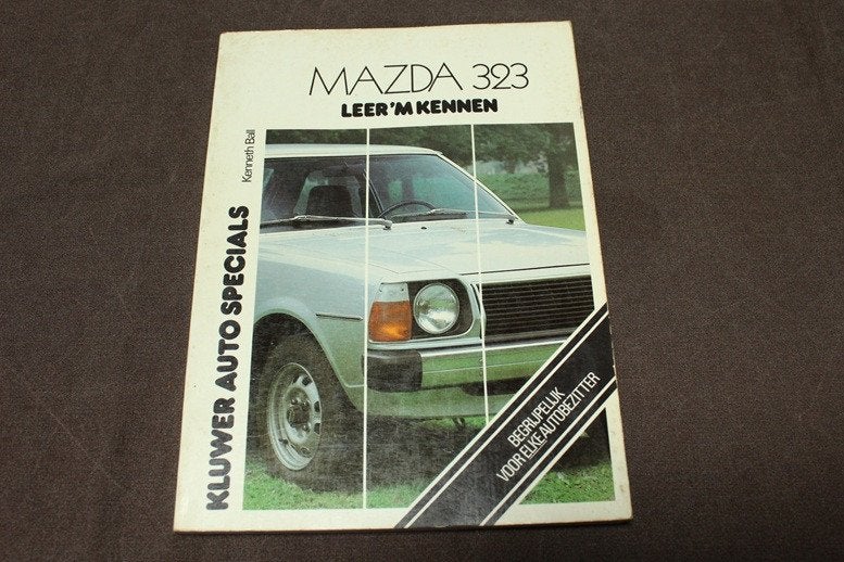 Mazda 323 leer 'm kennen Kluwer auto specials caoch sedan, Auto diversen, Ophalen of Verzenden