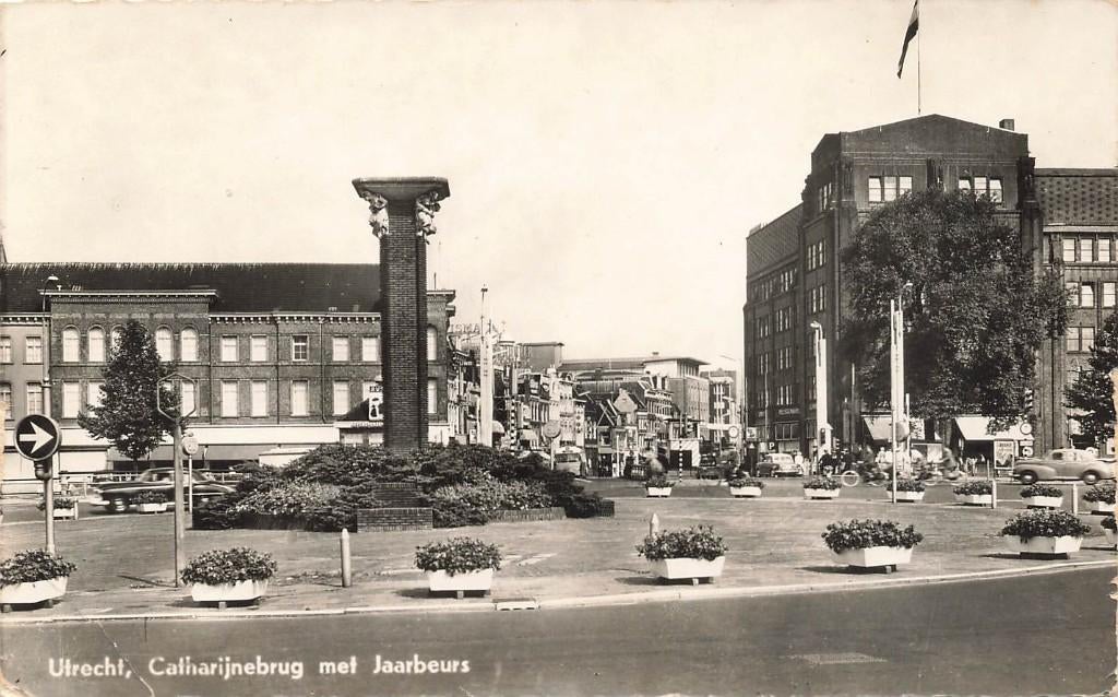 Utrecht, Catharijnenbrug met Jaarbeurs, Ophalen of Verzenden, 1960 tot 1980, Ongelopen, Utrecht