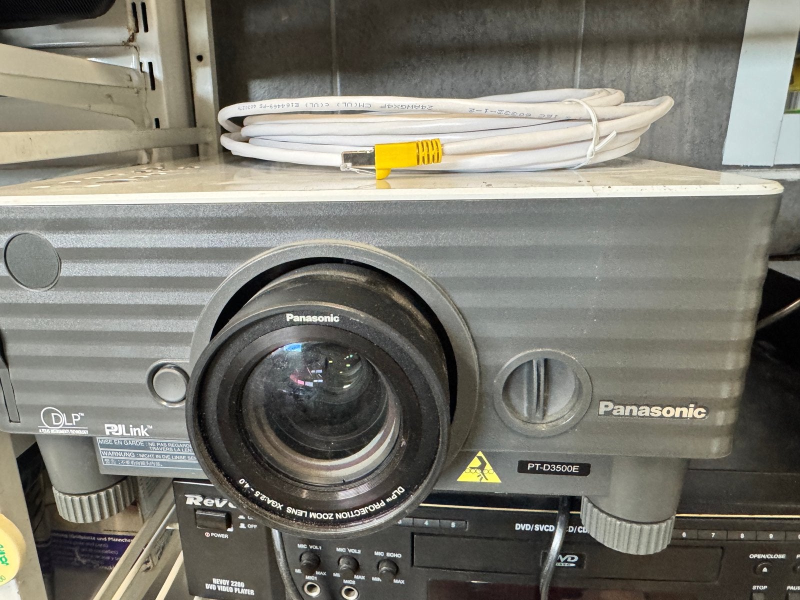 Panasonic PT-D3500E DLP Beamer Projector, Ophalen of Verzenden, Gebruikt, DLP, Overige resoluties