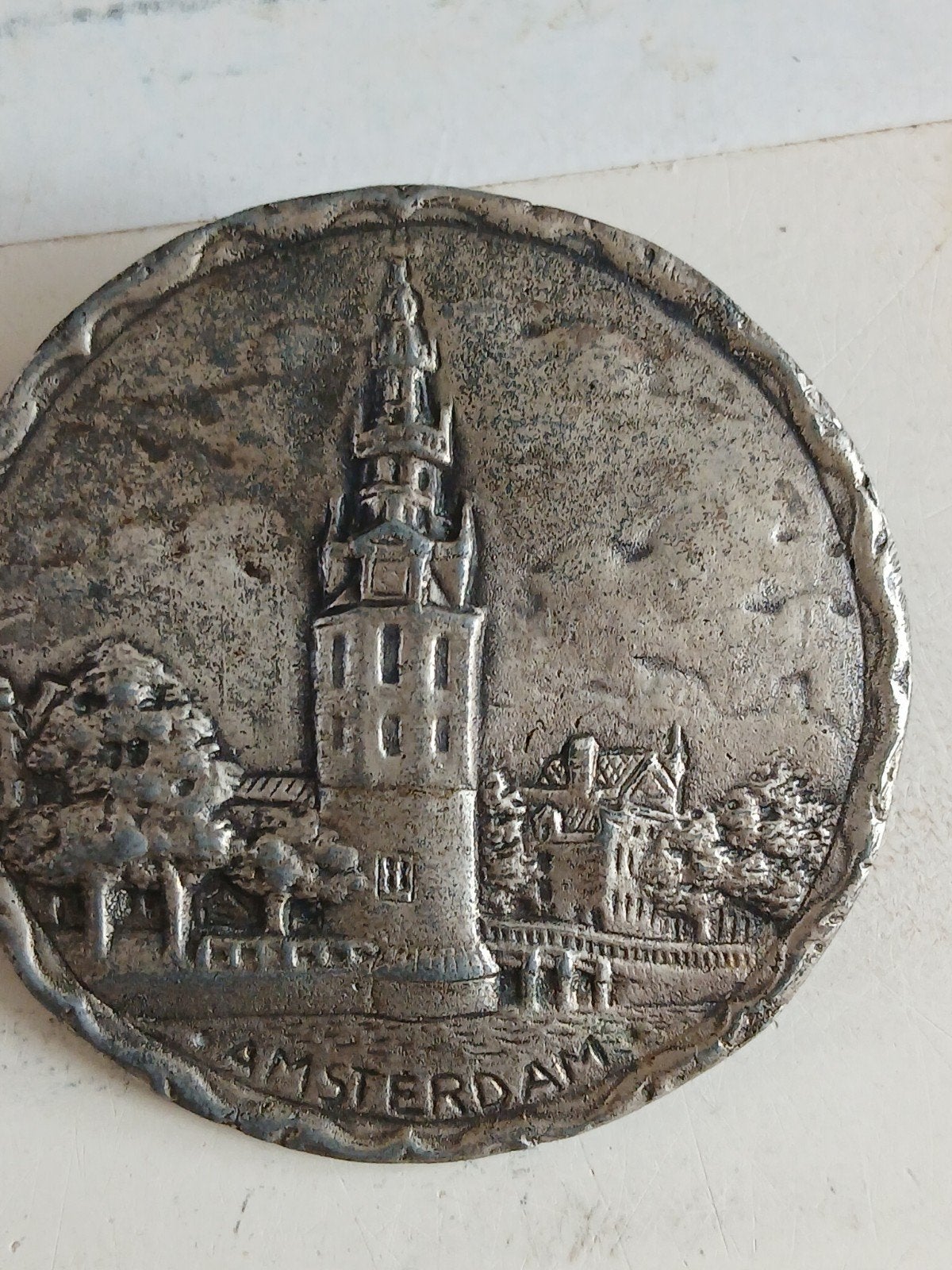 Vintage Amsterdam Broche - Zilverkleurig Metaal, Overige materialen, 4 tot 7 cm, Gebruikt, Ophalen of Verzenden