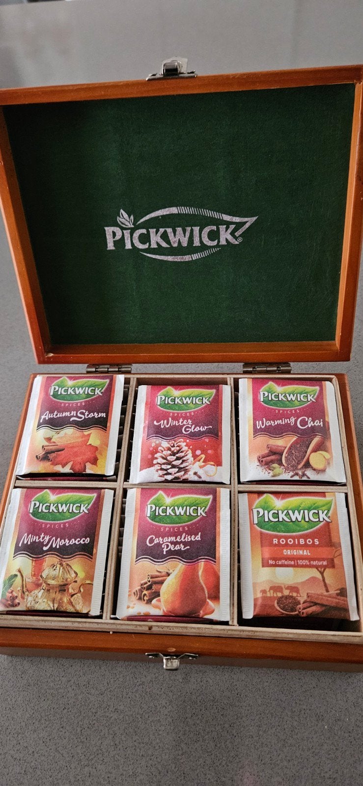 Pickwick theedoos inclusief thee, Ophalen of Verzenden