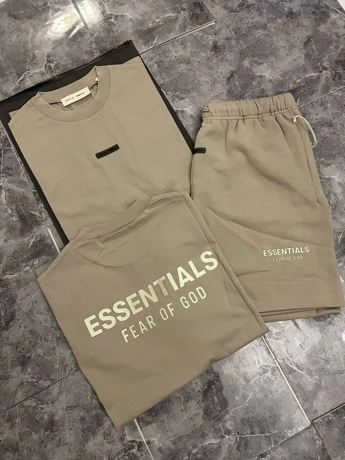 Essentials SS25 - zomerset, Overige kleuren, Nieuw, Overige maten, Ophalen of Verzenden