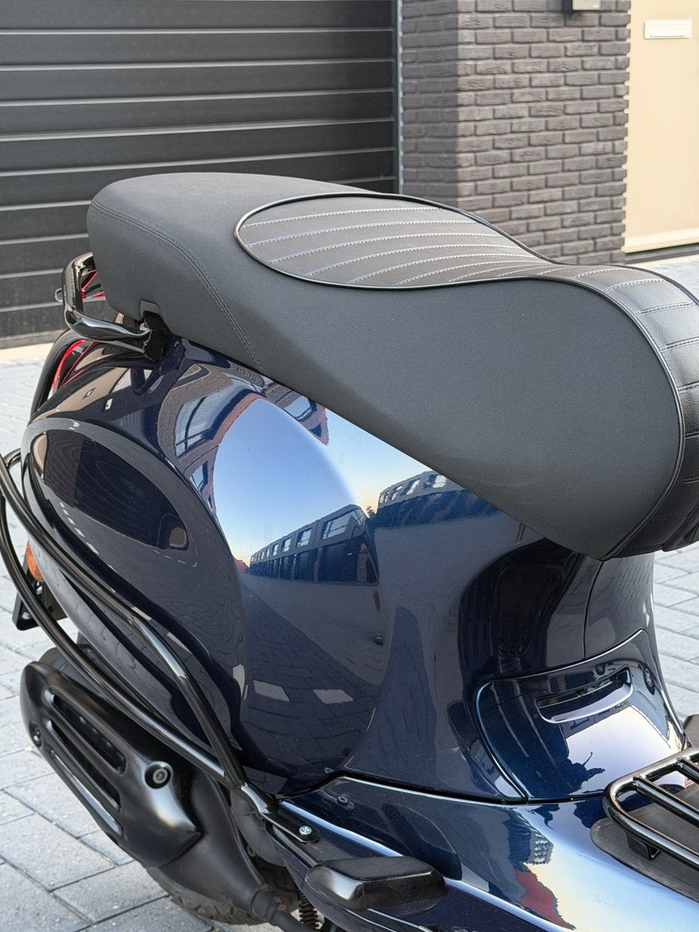 Origineel Vespa Zadel Zwart – Sprint & Primavera 50cc, Ophalen of Verzenden, Zo goed als nieuw, Zadel, Vespa