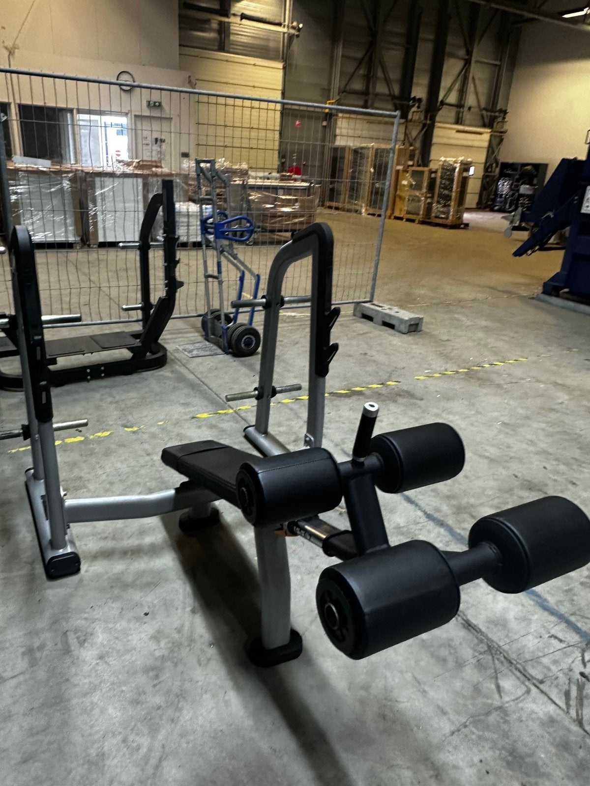 Precor Dicline Bench Press , Nieuwste Type, Ophalen, Gebruikt, Fitnessbank