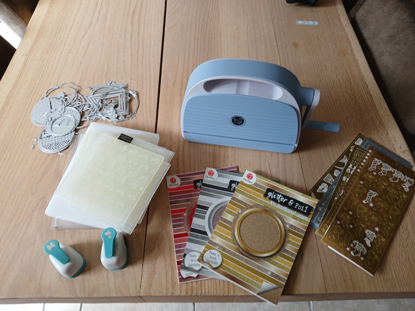 Love2Craft Stans- en Embossingmachine met Accessoires, Geschikt voor snijden, Gebruikt, Ophalen of Verzenden, Kunststof