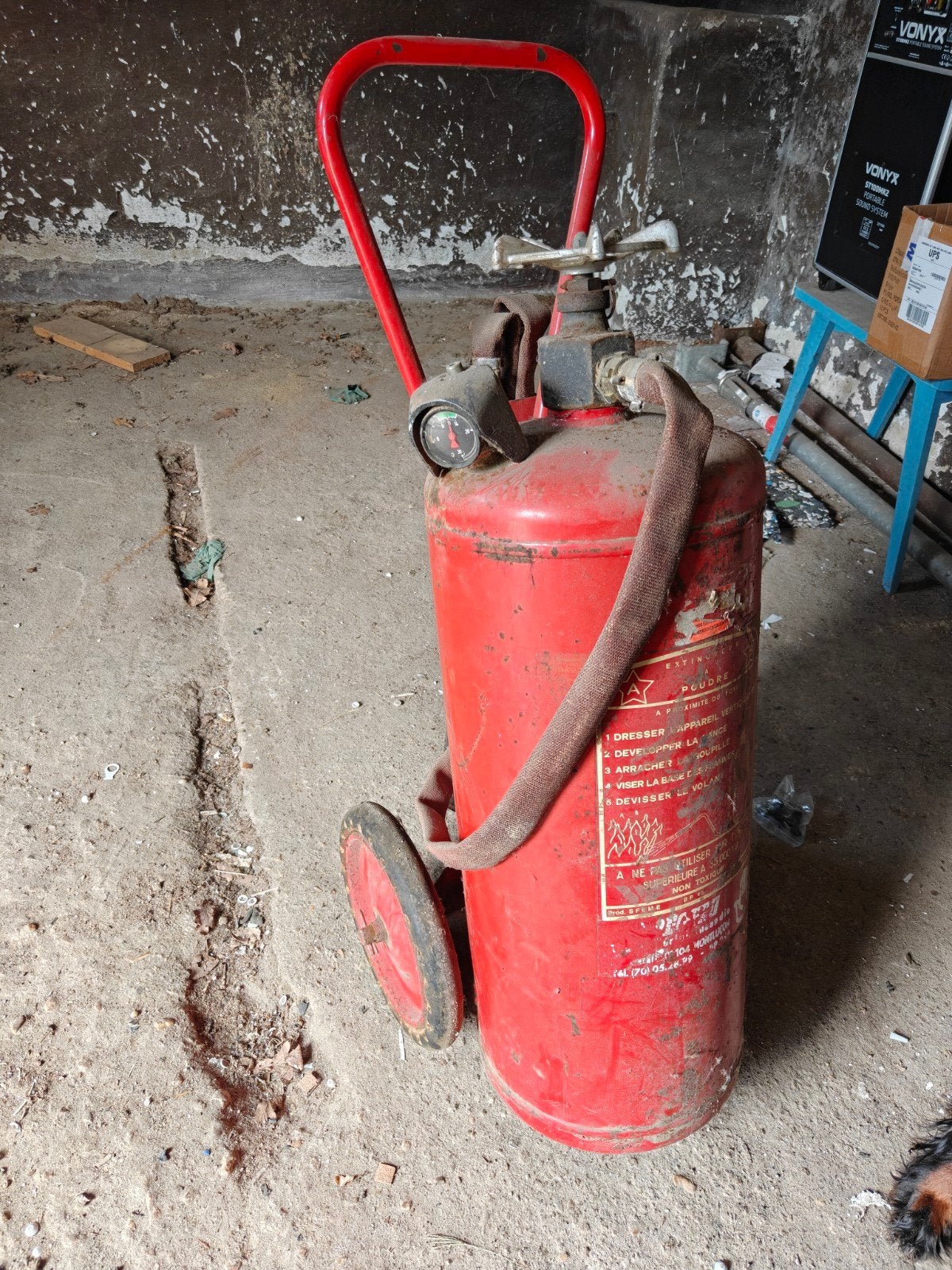 Oude Brandblusser op wielen - Decoratie/Verzamelaar, Ophalen, Gebruikt