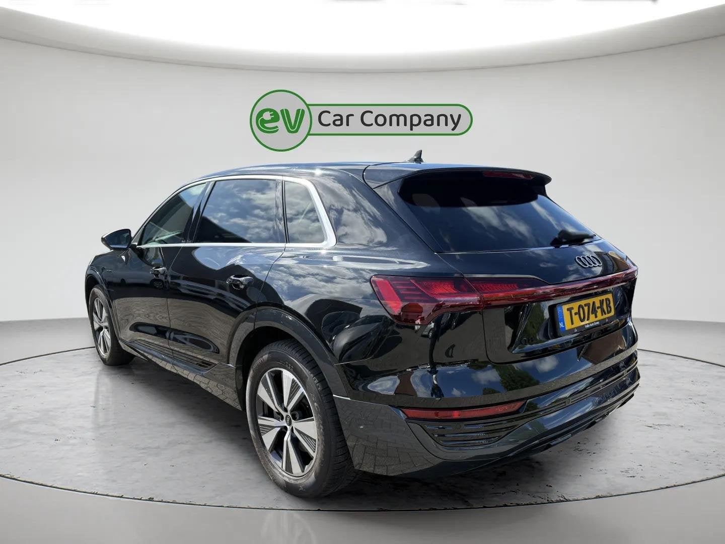Audi Q8 e-tron 50 quattro Edition 95 kWh | SOH 97% | Camera, Automaat, 131 €/maand, 95 kWh, 491 km
