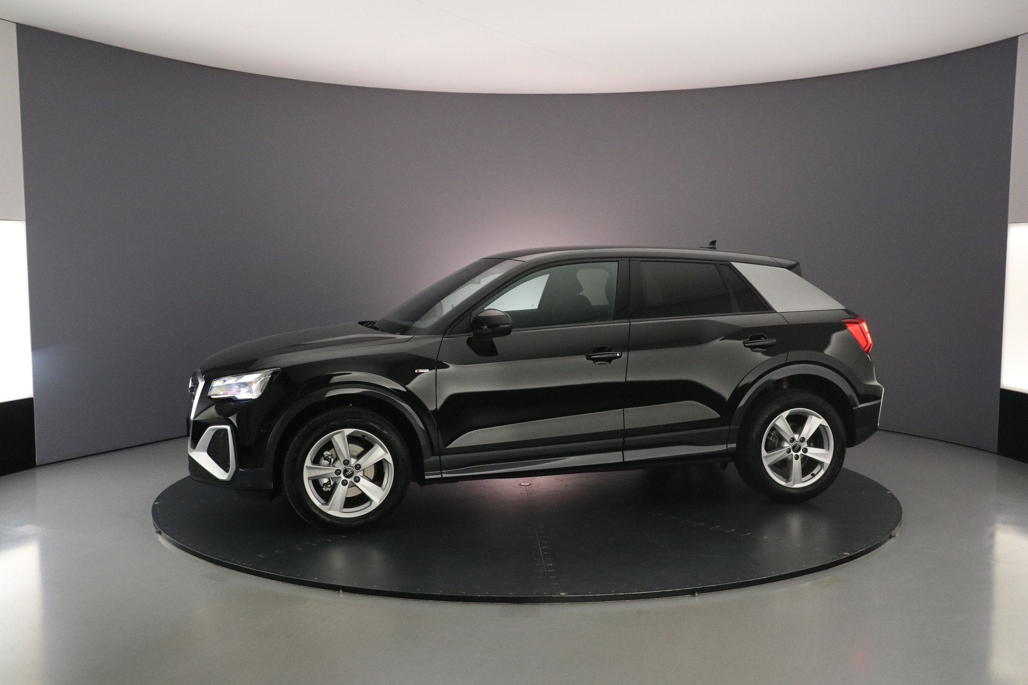 Audi Q2, Q2, 4 cilinders, 150 pk, Zwart