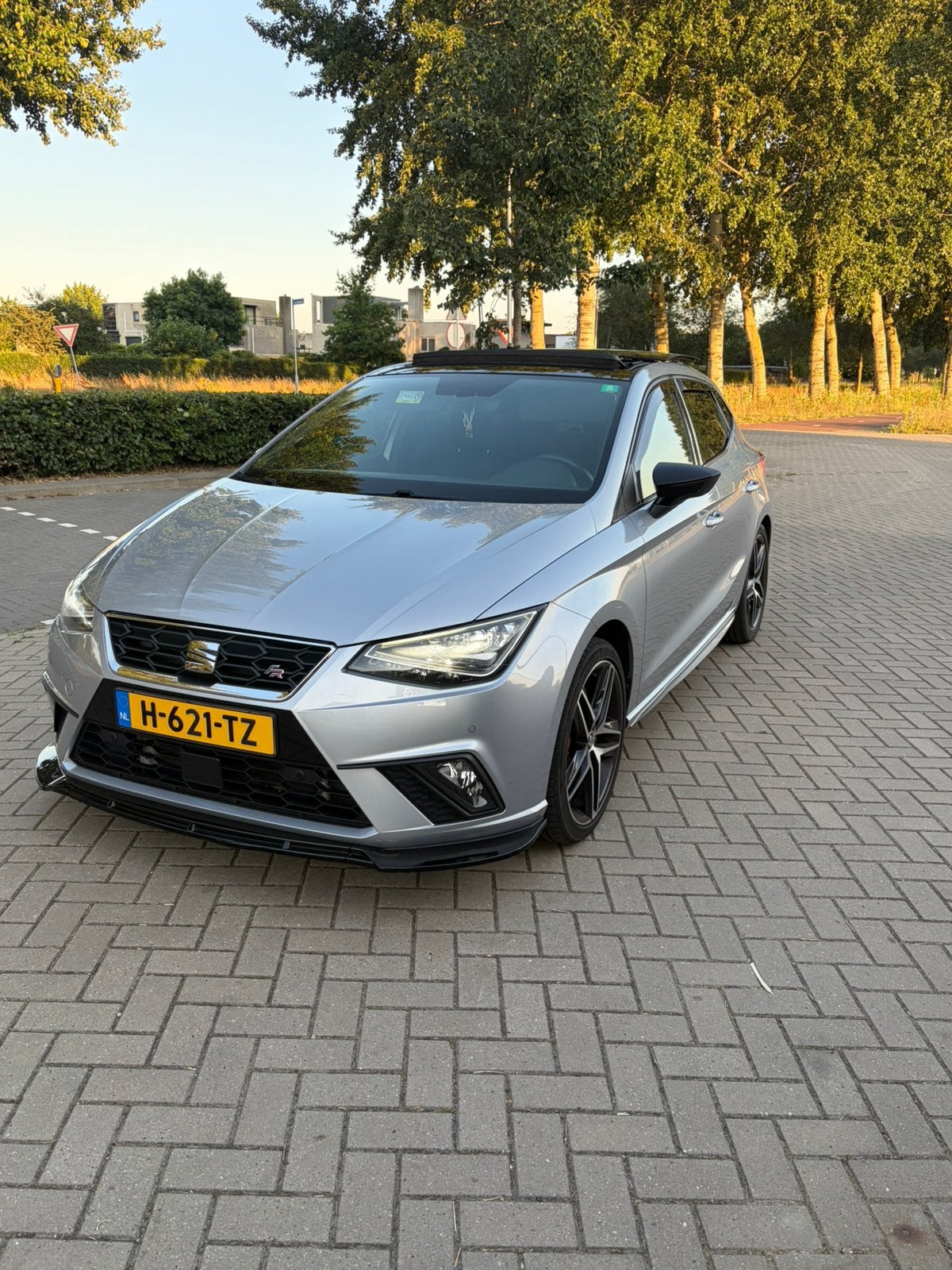 Seat Ibiza fr 1.0 Ecotsi 115pk 2020 Grijs (pano, led, beats), Auto's, Seat, Voorwielaandrijving, 1049 kg, Zwart, Origineel Nederlands