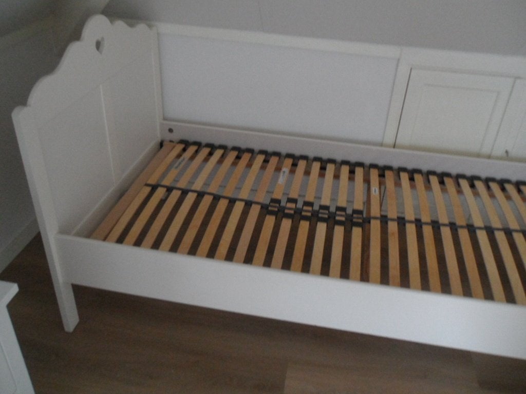 Wit bed hartjes met lattenbodem 90 x 200 cm (evt. 2 st), Ophalen, Gebruikt, 90 cm, Eenpersoons