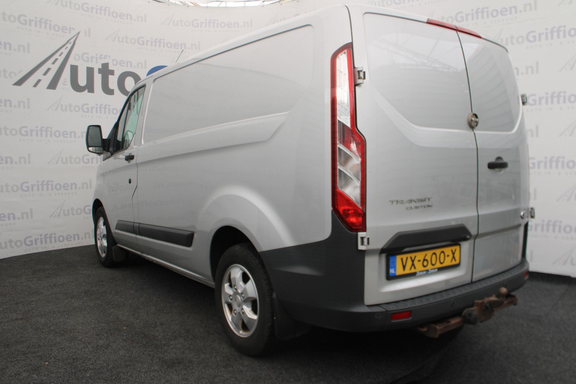 Foto 2 van Ford Transit Custom 270 2.2 TDCI L1H1 Trend camera, navi, ai