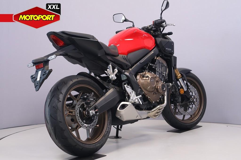 Honda CB 650 R, Bedrijf, Naked bike