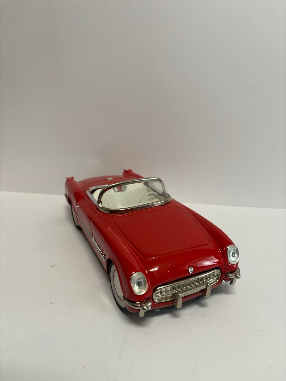 Rode Chevrolet Corvette C1 Modelauto - Zo goed als nieuw, Overige merken, Auto, 1:32 tot 1:50, Ophalen of Verzenden