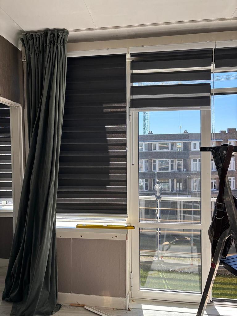 Duo rolgordijnen antraciet diverse maten, Ophalen of Verzenden, Zo goed als nieuw, 50 tot 100 cm, 150 tot 200 cm