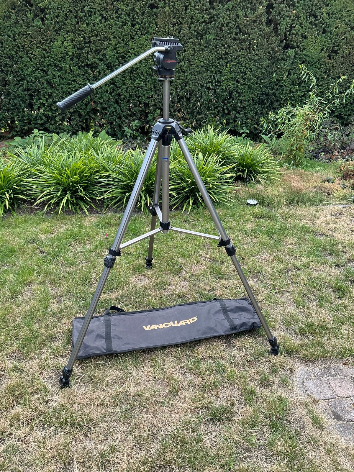 Vanguard VT-548B Statief met Vloeistofkop en Draagtas, Ophalen, Driepoot, Zo goed als nieuw, Inclusief draagtas
