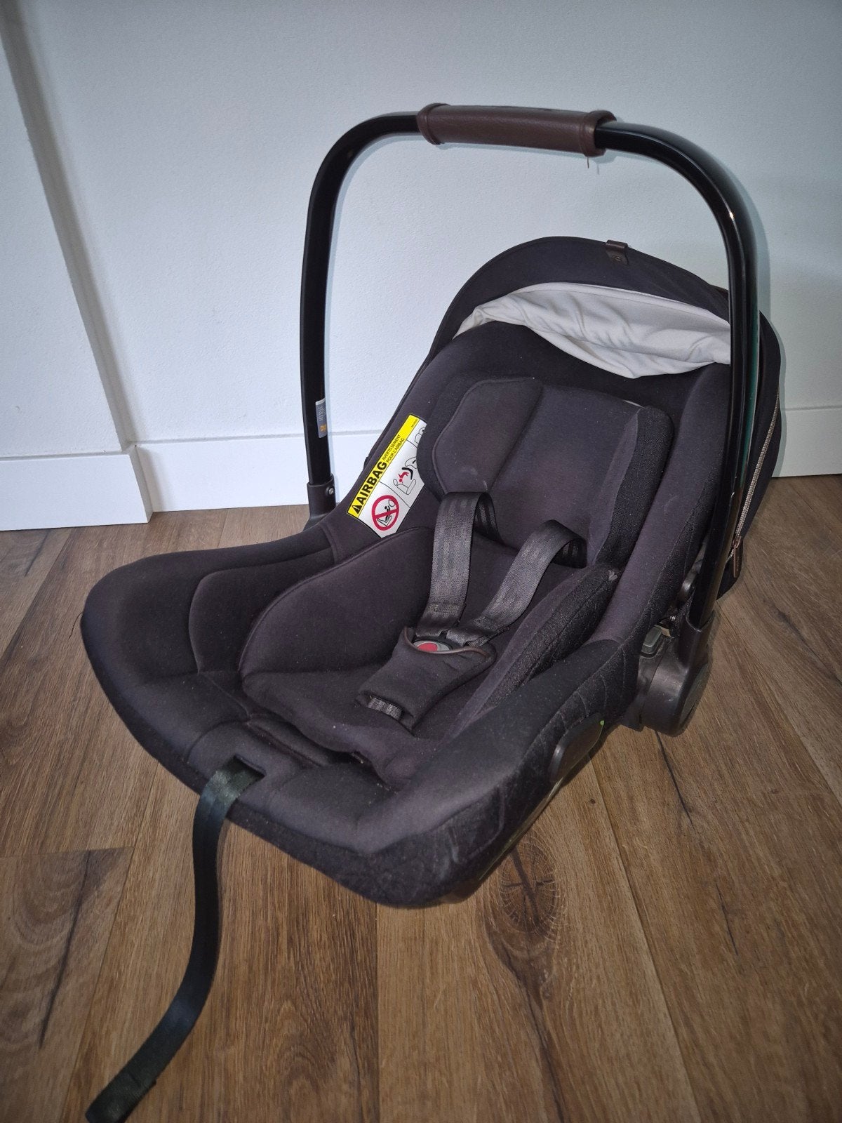 Nuna Pipa next autostoel met adapters, Kinderen en Baby's, Autostoeltjes, Zijbescherming, 0 t/m 13 kg, Ophalen, Overige merken