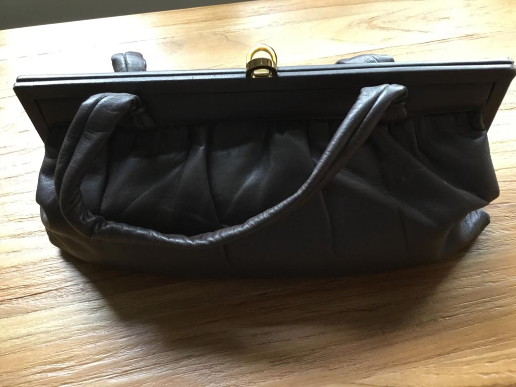 Vintage leren Handtas Jaren50/60 met Goudkleurige sluiting, Sieraden, Tassen en Uiterlijk, Tassen | Damestassen, Ophalen of Verzenden