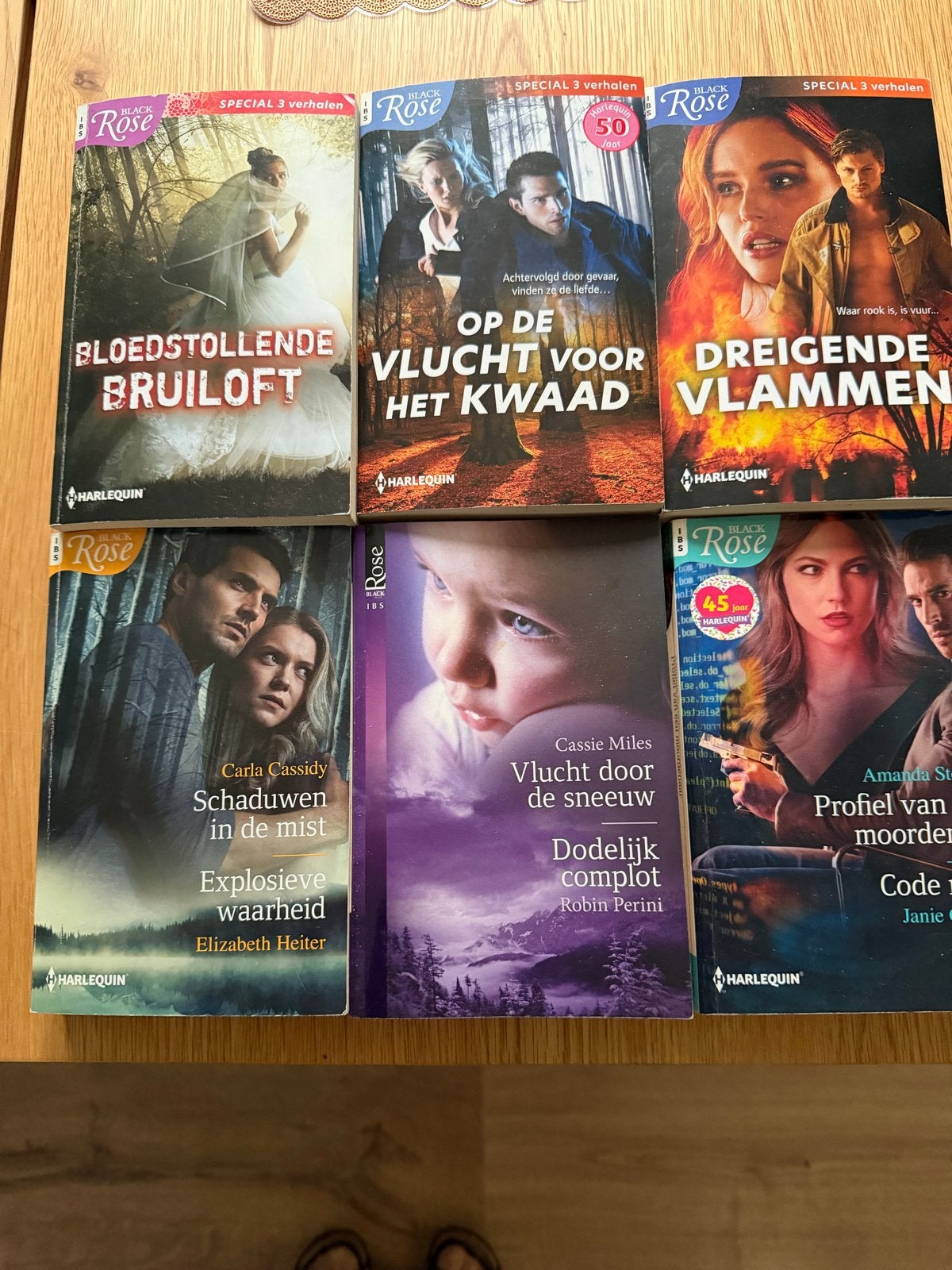 Black Rose serie - 6 spannende boeken, Boeken, Ophalen of Verzenden, Gelezen