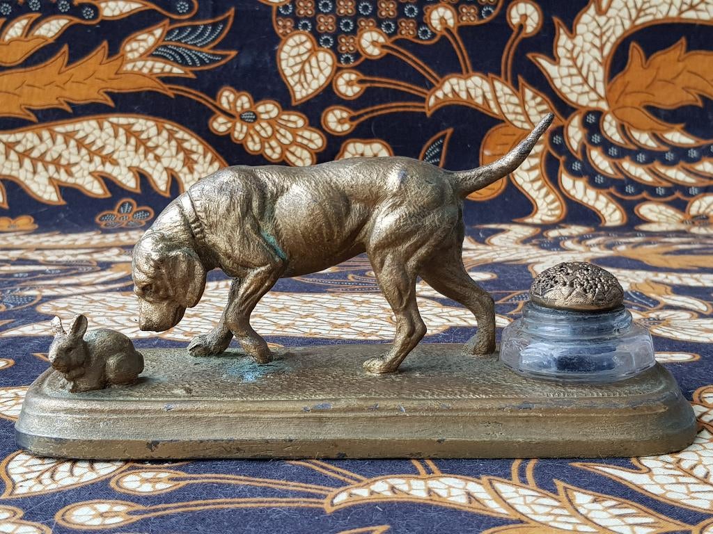 Mooie antieke inktpot uit Frankrijk met hond en konijn 1880., Ophalen of Verzenden