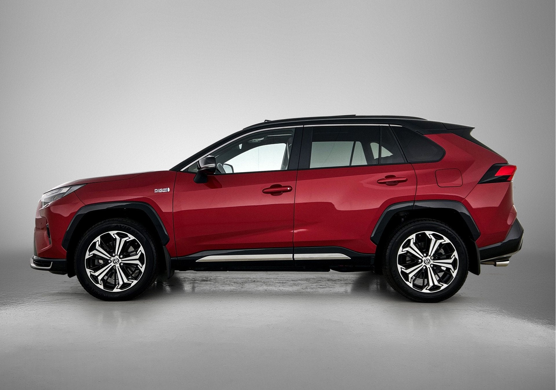 Toyota RAV4 2.5 Plug-in Hybrid AWD Bi-Tone Plus | Dealer ond, Auto's, Toyota, Automaat, Gebruikt, 4 cilinders, Bedrijf