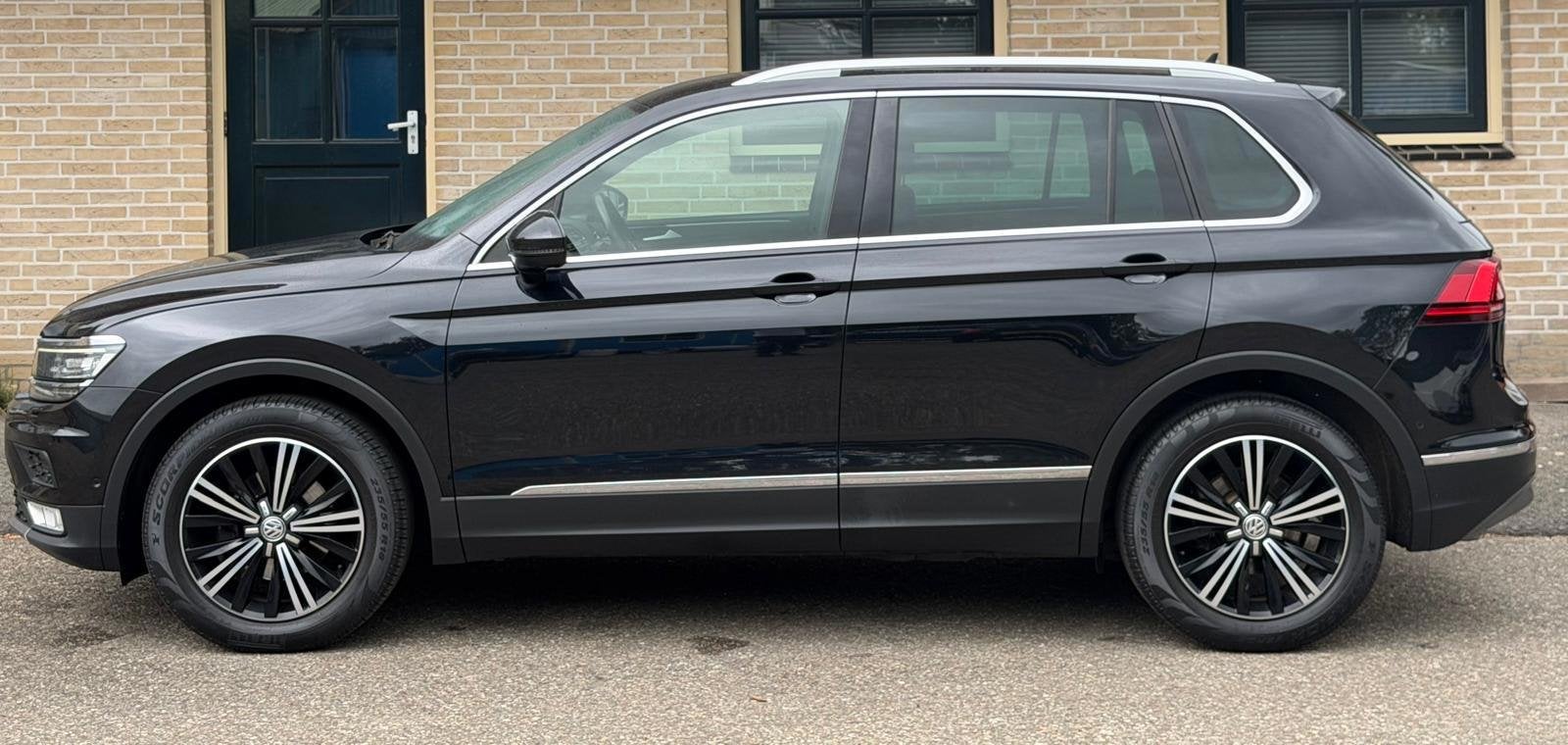 Volkswagen Tiguan 1.4 TSI ACT Business R| VIRTUAL| 360 CAM|, Auto's, Dealer onderhouden, Automatische klimaatregeling, Euro 6