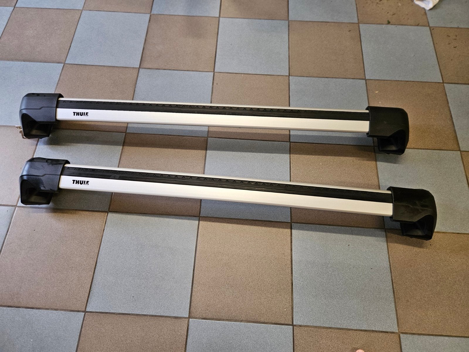 Thule Wingbar Edge voor VW Passat Sedan 2015-heden, Ophalen, Zo goed als nieuw