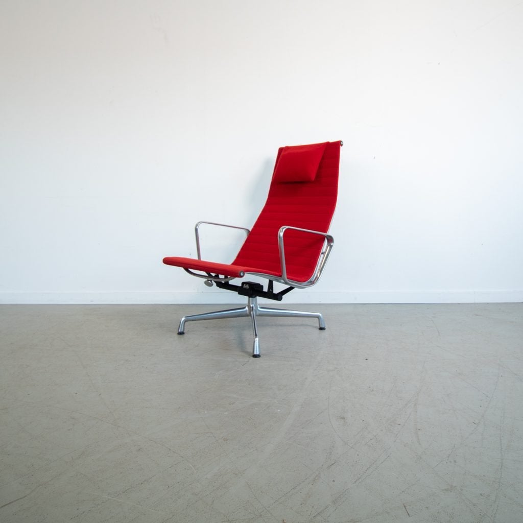 Vitra Eames EA 124 Fauteuil Rood Hopsak - Aluminium, Niet ingevuld, Zo goed als nieuw, Niet ingevuld, Niet ingevuld