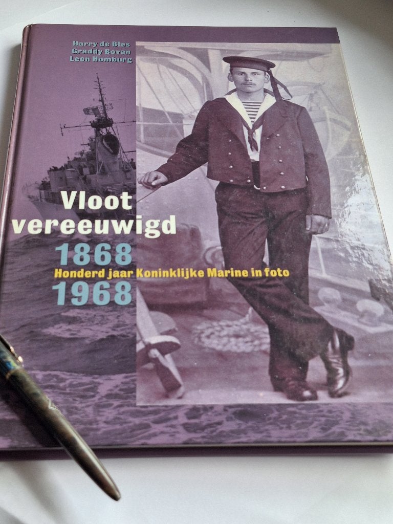 Vloot Vereeuwigd: 100 jaar Koninklijke Marine in foto, Gelezen, Harry de Bles, Graddy Boven, Leon Homburg, Marine, Ophalen of Verzenden