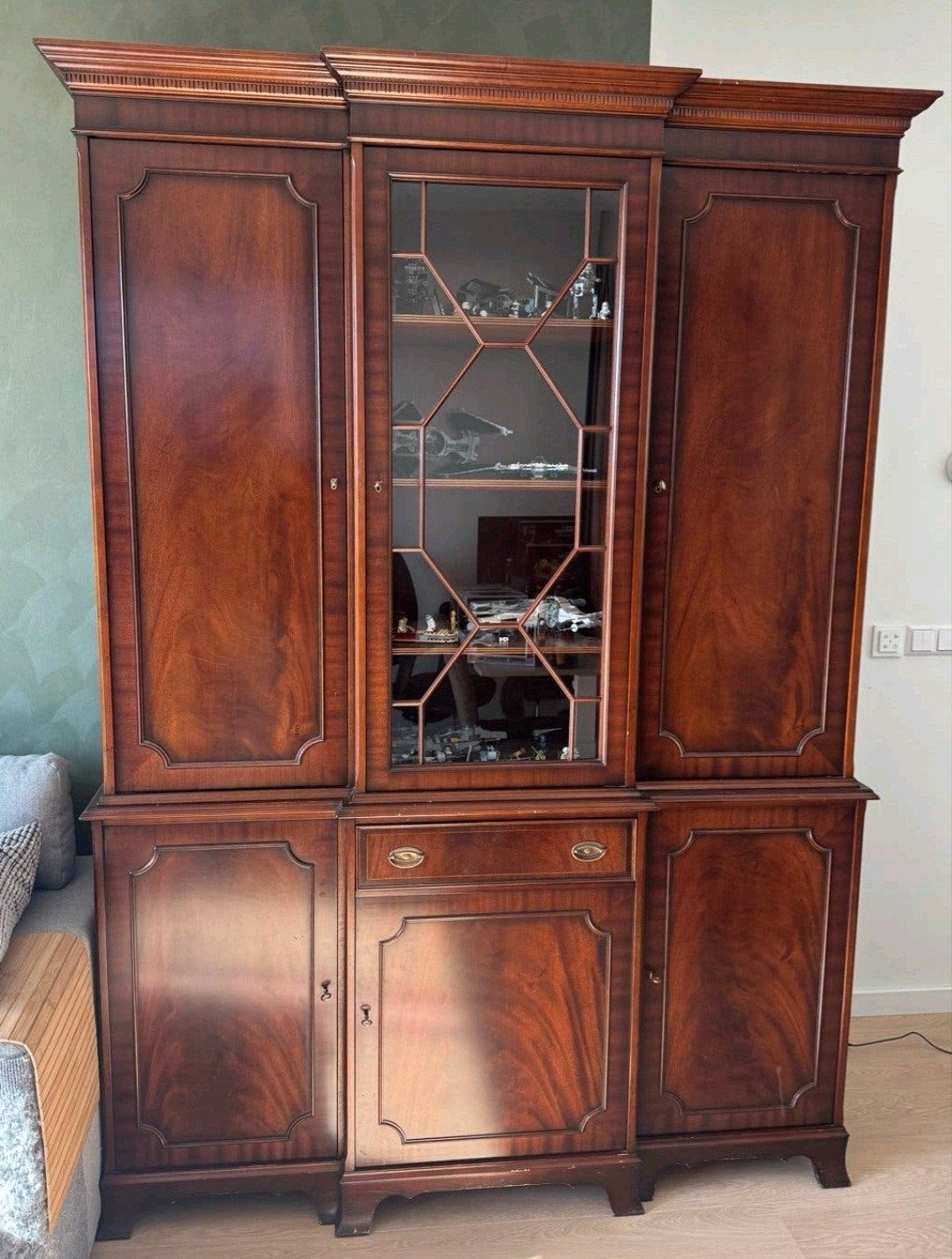 Luxe Heldense Exclusieve Kast met Vitrine, Ophalen of Verzenden