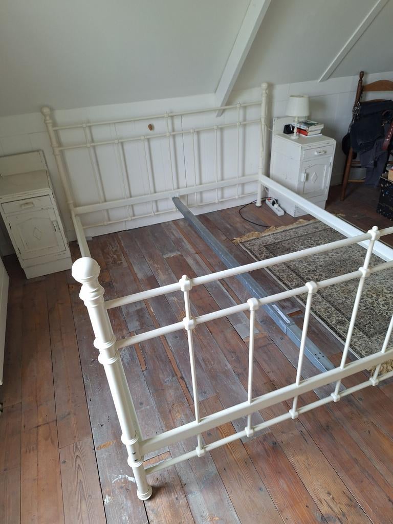 Metalen 2-persoons bed 160x200, Huis en Inrichting, Slaapkamer | Bedden, Ophalen, Zwart, Tweepersoons, Metaal