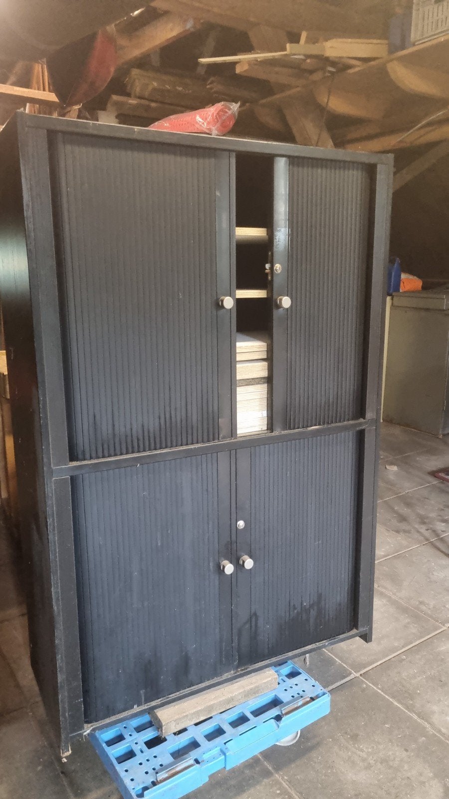 Te koop; mooie zwarte roldeur kast., Ophalen, Rolluik kast, 100 tot 150 cm, Zo goed als nieuw