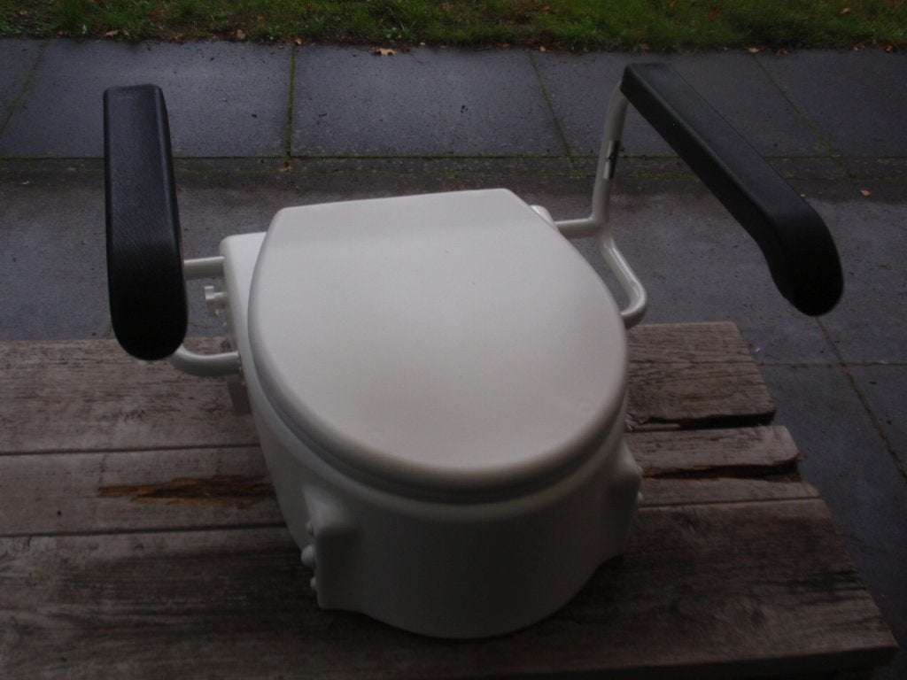 toiletverhoger met opklapbare armleuningen, Ophalen of Verzenden, Zo goed als nieuw
