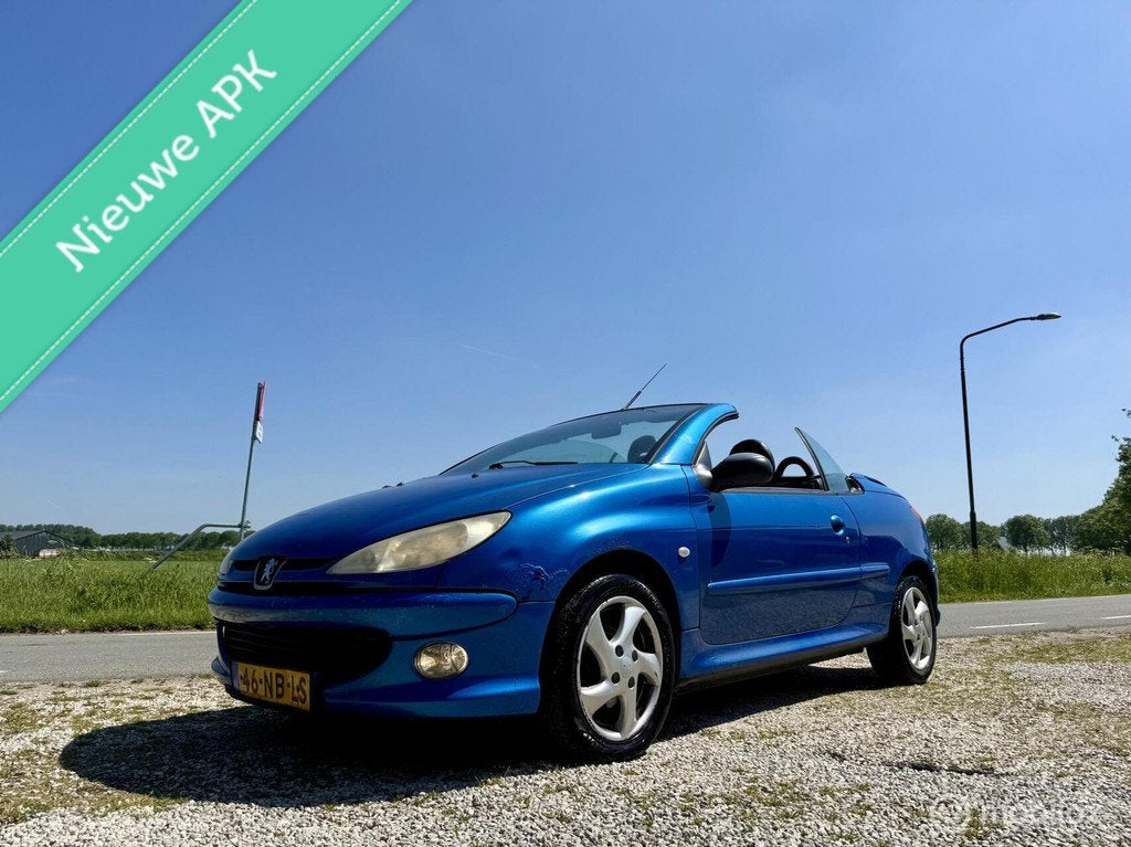 Peugeot 206 CC 1.6-16V Premium, BJ 2003, APK Mei 2027, Leer, Auto's, Peugeot, Voorwielaandrijving, Gebruikt, Cabriolet, 49 €/maand