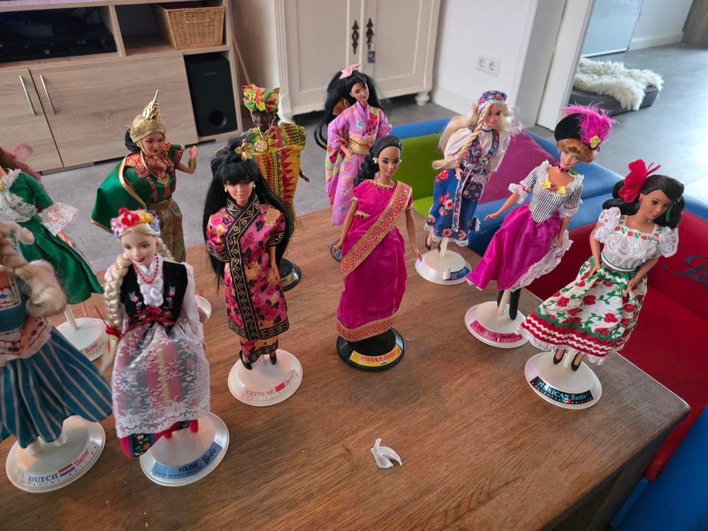 20 Barbie poppen 'Dolls of the World' collectie, Verzamelen, Poppen, Ophalen of Verzenden, Zo goed als nieuw, Pop