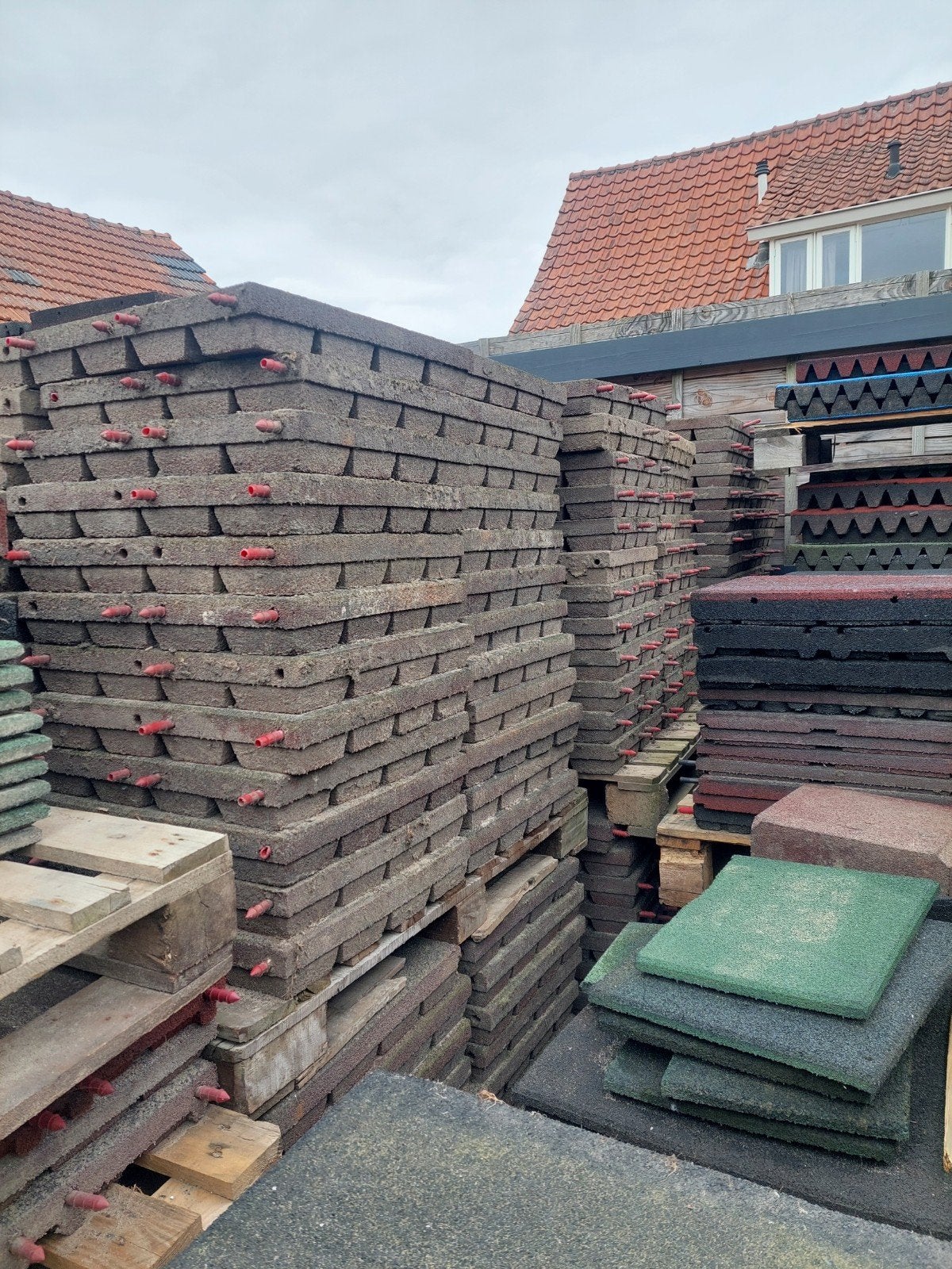 Rubberen tegels/rubber/stal/dierenverblijven/dakterras/€10,-, Ophalen, Gebruikt, Overige typen, Rubber