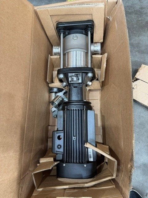 4 Nieuwe ongebruikte Grundfos CRN15-02 Centrifugaal pompen, Doe-het-zelf en Verbouw, Ophalen, Nieuw, Minder dan 200 liter/min